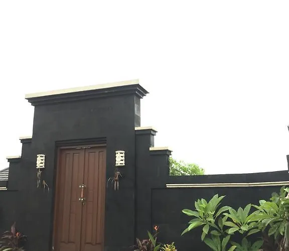 Проживание в семье Umahode Bali *